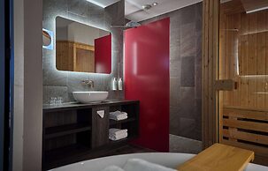 Haven Hotel Rotterdam, Curio Collection by Hilton
