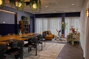 Haven Hotel Rotterdam, Curio Collection by Hilton