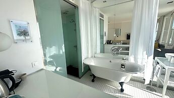 Riva Luxury Suites