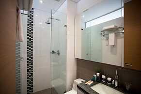 93 Luxury Suites & Residences