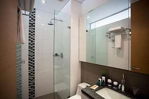93 Luxury Suites & Residences