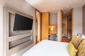 93 Luxury Suites & Residences