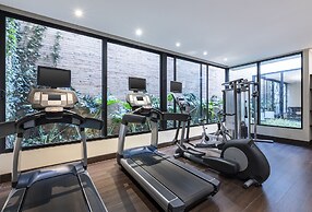 93 Luxury Suites & Residences