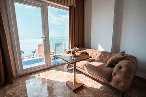 Kristal Beach Hotel