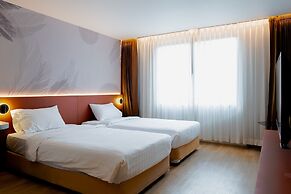 Buri Sriphu Hotel
