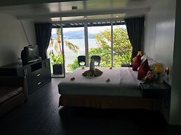 The Front Hotel and Apartment