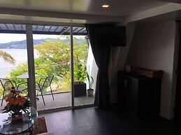 The Front Hotel and Apartment