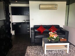 The Front Hotel and Apartment