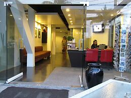 The Front Hotel and Apartment