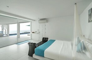 Grand Bleu Ocean View Pool Suite