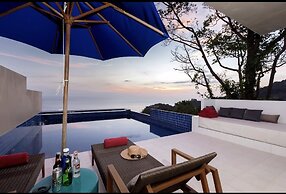 Grand Bleu Ocean View Pool Suite