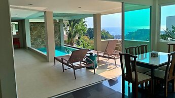 Grand Bleu Ocean View Pool Suite