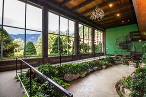 Three Valley Lake Chateau