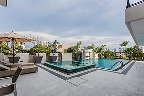 D Varee Montara Thonglor 25