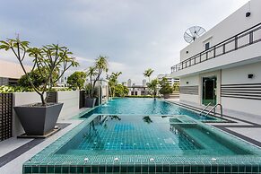 D Varee Montara Thonglor 25