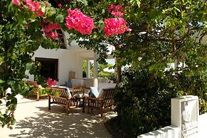 Dhow Inn Boutique Hotel