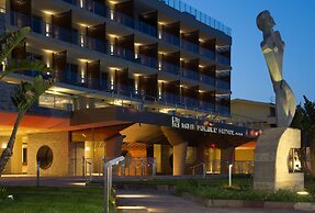 Main Palace Hotel