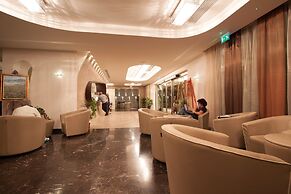 Main Palace Hotel