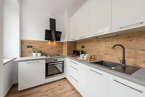 P&O Apartments Center