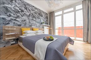 P&O Apartments Center