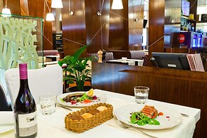 East Gate Hotel