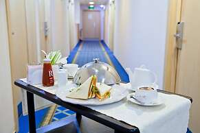 East Gate Hotel