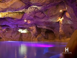Hillary Nature Resort Spa