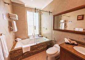 Hillary Nature Resort Spa