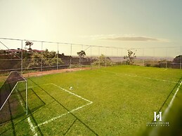 Hillary Nature Resort Spa