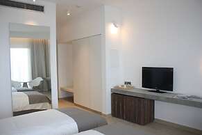 Amphora Hotel & Suites