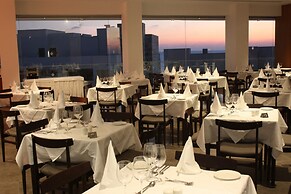 Amphora Hotel & Suites