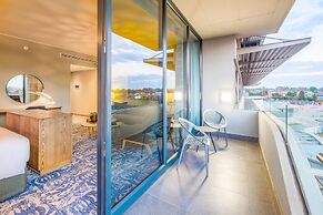 Radisson Hotel and Convention Centre OR Tambo Airport