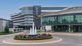 Radisson Hotel and Convention Centre OR Tambo Airport