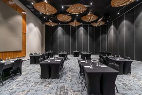 Radisson Hotel and Convention Centre OR Tambo Airport