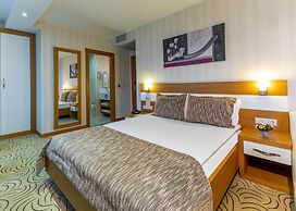 Dies Hotel