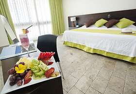 Isla Sol by Hotel Solymar
