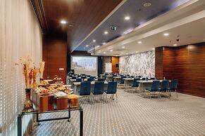 Renaissance Izmir Hotel