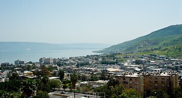 Jacob Tiberias by Jacob Hotels