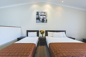 Roma Explorers Inn