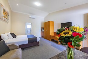Roma Explorers Inn