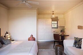 Porto Kea Suites