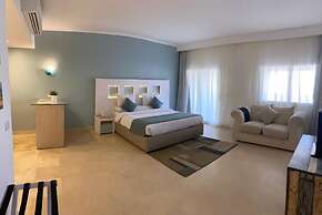 Azzurra Sahl Hasheesh