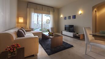 Azzurra Sahl Hasheesh