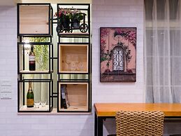 E House Hotel