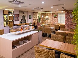 E House Hotel