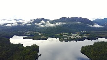 Tullah Lakeside Lodge