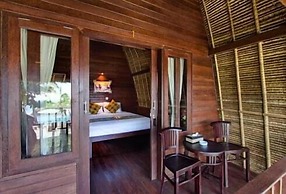 Secret Point Huts