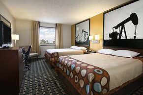 Super 8 by Wyndham Fox Creek
