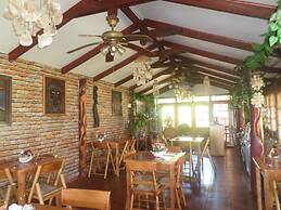 Mataveri Inn