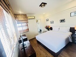 Rising Dragon Legend Hotel
